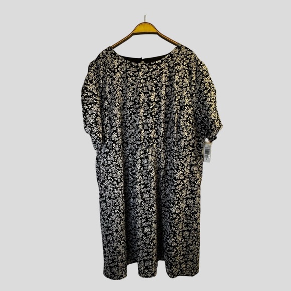 torrid Dresses & Skirts - Torrid Women’s Floral Dress Black Size 4X/26